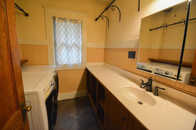 915 E Center Street, Rochester, MN 55904