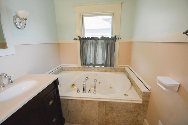 915 E Center Street, Rochester, MN 55904