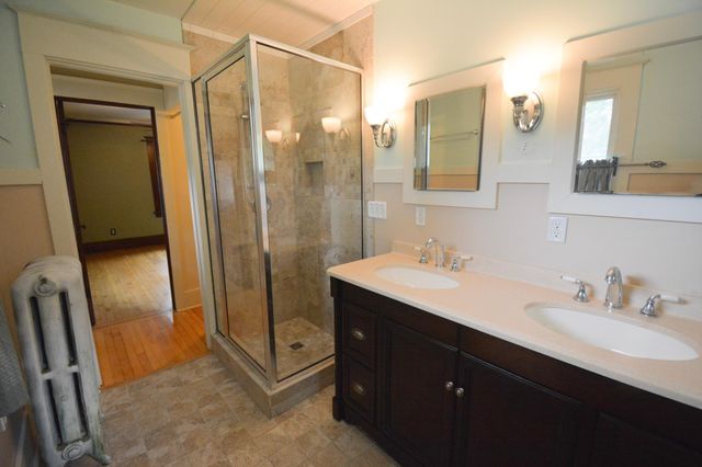 915 E Center Street, Rochester, MN 55904