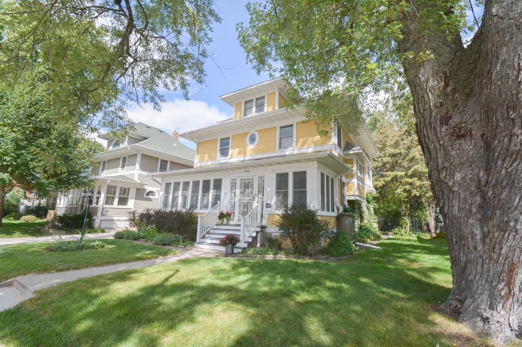 915 E Center Street, Rochester, MN 55904