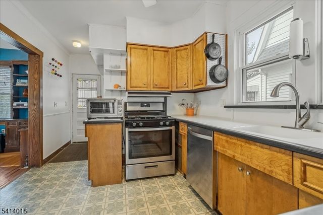 429 Clifton Blvd, Clifton City, NJ 07013