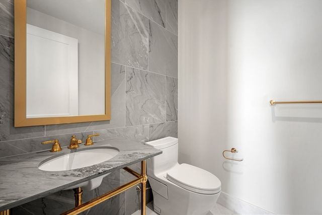 240 Devonshire Street PH 1E, Boston, MA 02110