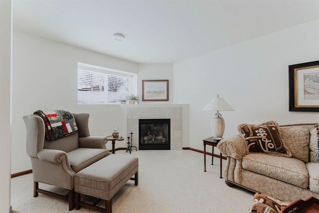 4367 AUTUMN HILLS DRIVE, Oshkosh, WI 54904