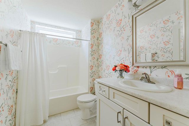 4367 AUTUMN HILLS DRIVE, Oshkosh, WI 54904