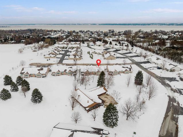 4367 AUTUMN HILLS DRIVE, Oshkosh, WI 54904