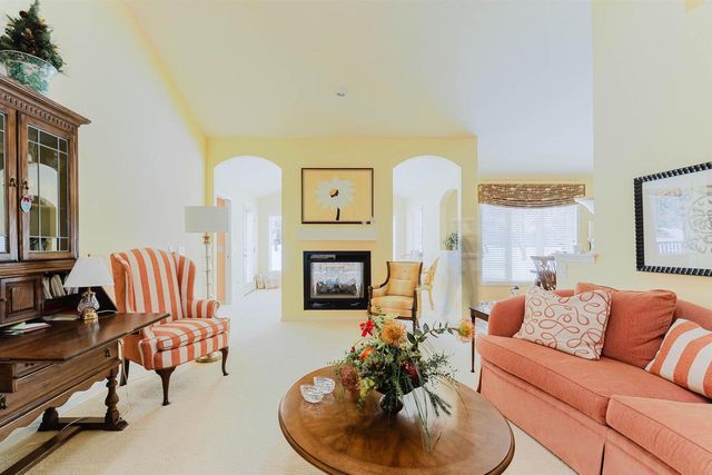 4367 AUTUMN HILLS DRIVE, Oshkosh, WI 54904