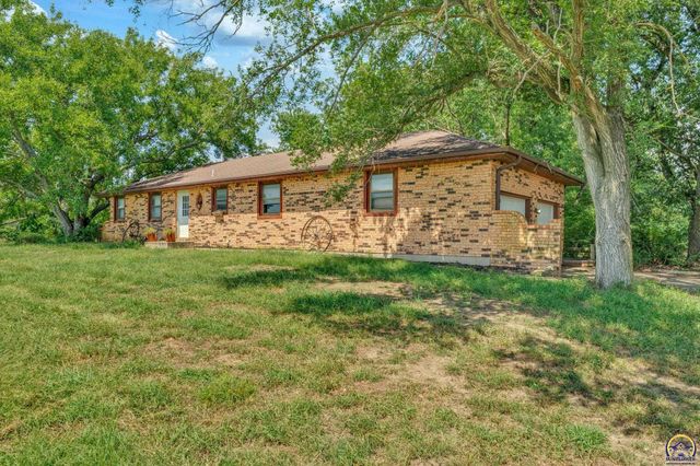 238 NE 82nd St, Topeka, KS 66617