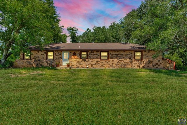 238 NE 82nd St, Topeka, KS 66617
