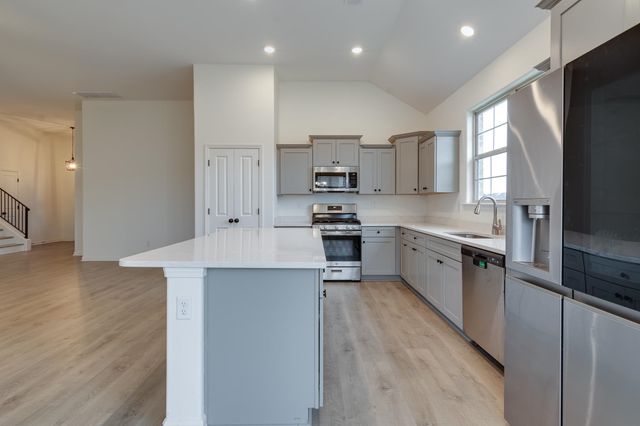 155 MISTY RIDGE LOOP, Oakland, TN 38060