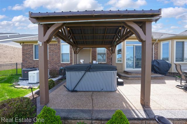 17481 Tiger Drive, Macomb Township, MI 48042