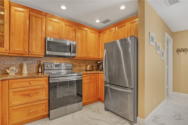 119 Ocean Dunes Cir, Jupiter, FL 33477