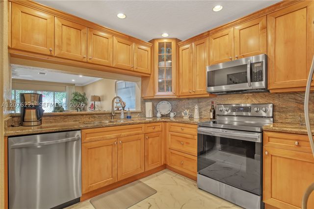 119 Ocean Dunes Cir, Jupiter, FL 33477