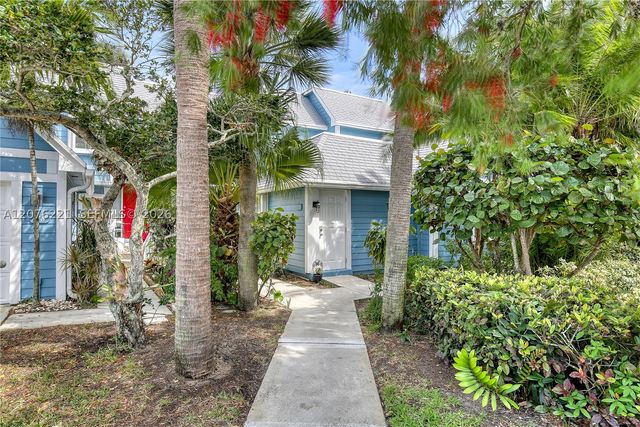 119 Ocean Dunes Cir, Jupiter, FL 33477