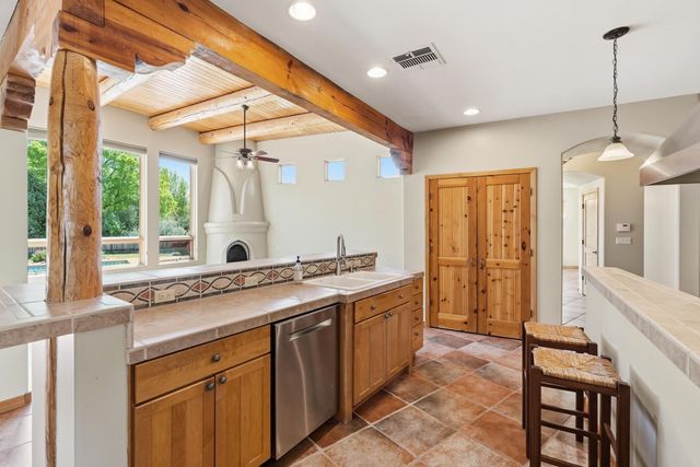 505 Camino De Lucia, Corrales, NM 87048