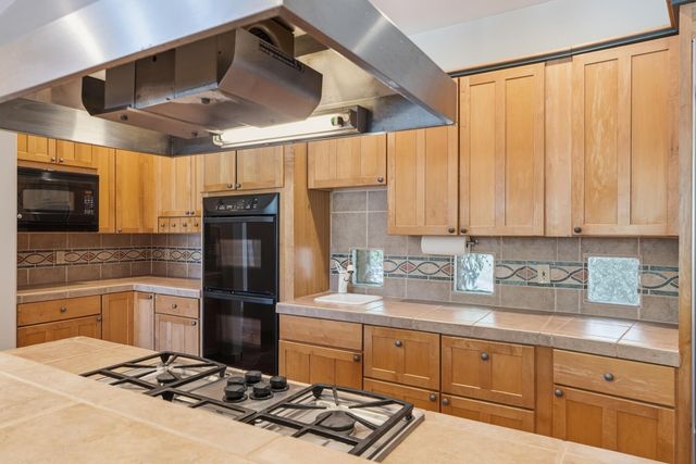 505 Camino De Lucia, Corrales, NM 87048