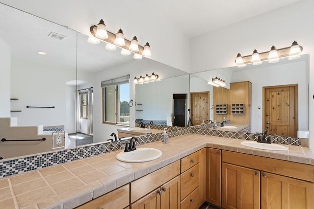 505 Camino De Lucia, Corrales, NM 87048