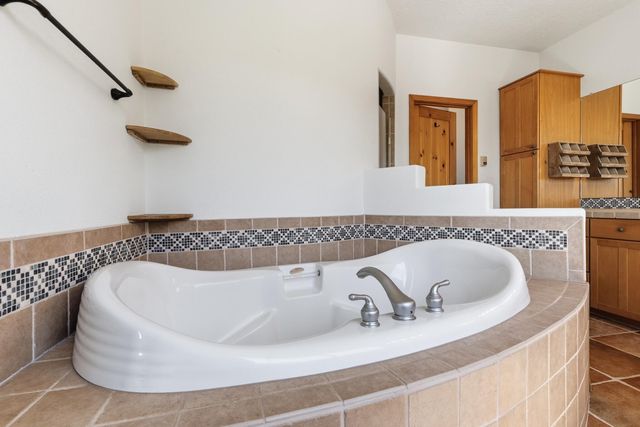 505 Camino De Lucia, Corrales, NM 87048