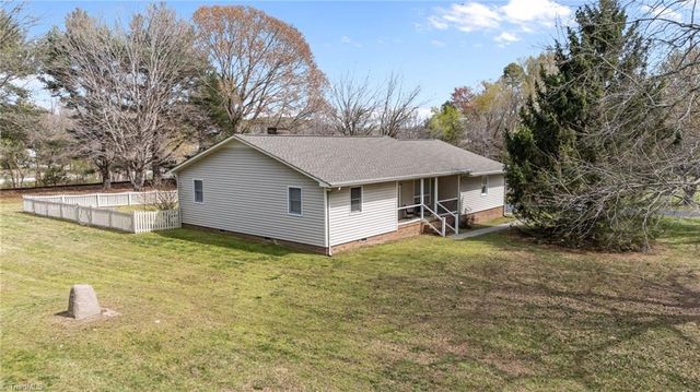 3368 Old Glenola Road, Archdale, NC 27263
