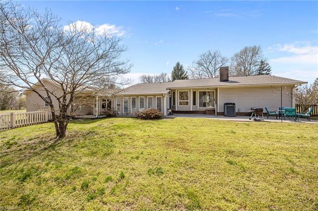 3368 Old Glenola Road, Archdale, NC 27263
