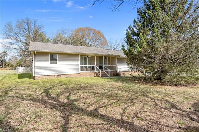 3368 Old Glenola Road, Archdale, NC 27263