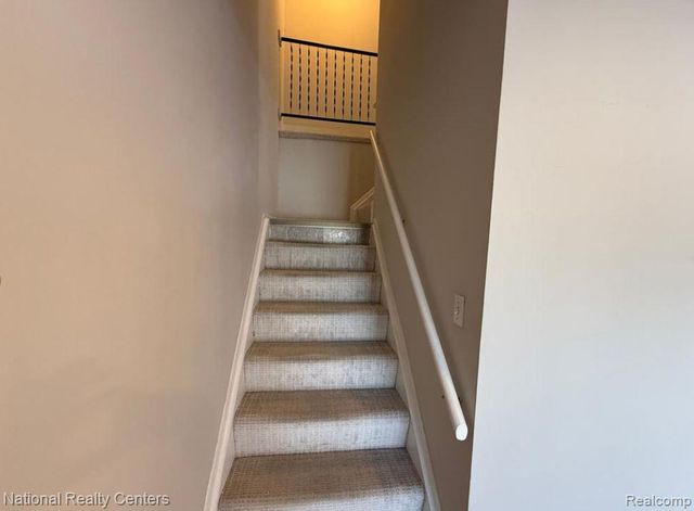 2048 Orchard Crest Street, Shelby Twp, MI 48317