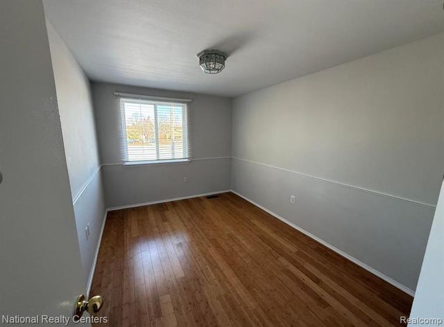 2048 Orchard Crest Street, Shelby Twp, MI 48317