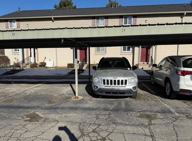 2048 Orchard Crest Street, Shelby Twp, MI 48317