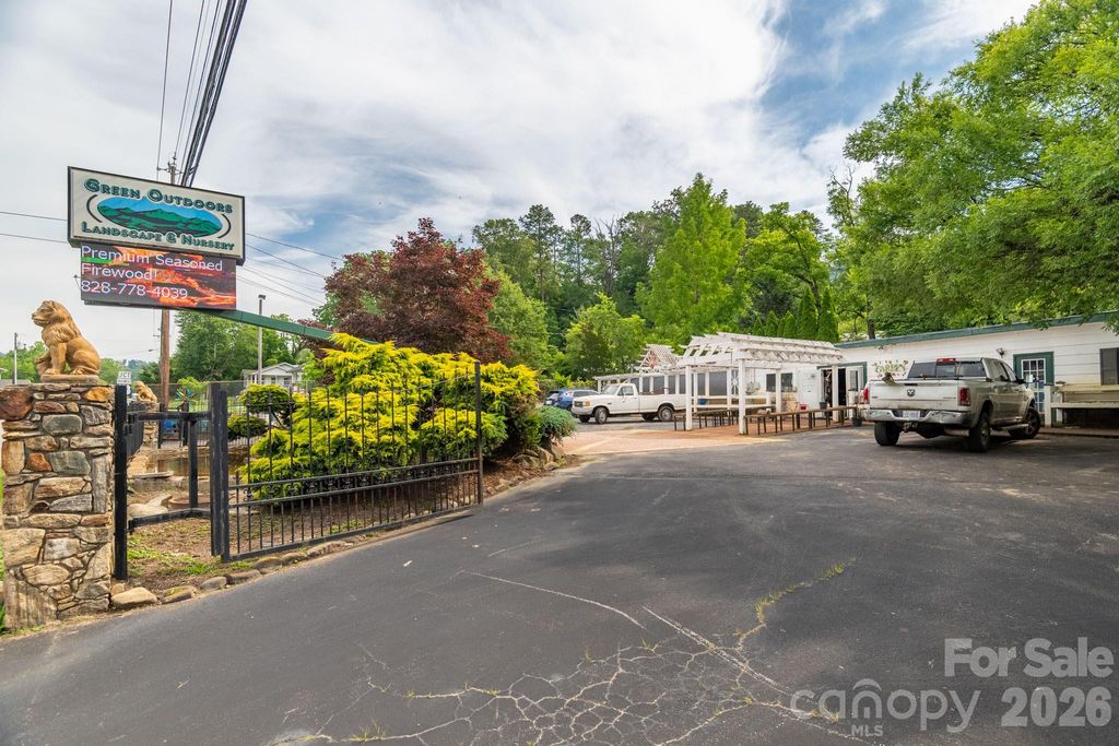 91 Weaverville Road, Asheville, NC 28804