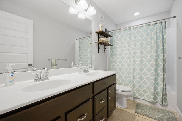 228 Edgefield Drive, Cleves, OH 45002