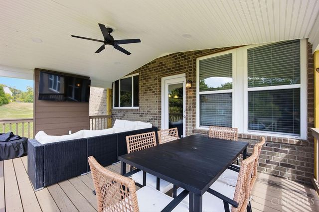228 Edgefield Drive, Cleves, OH 45002