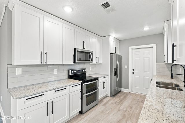 311 CHESTNUT Drive, Jacksonville, FL 32208