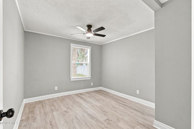 311 CHESTNUT Drive, Jacksonville, FL 32208