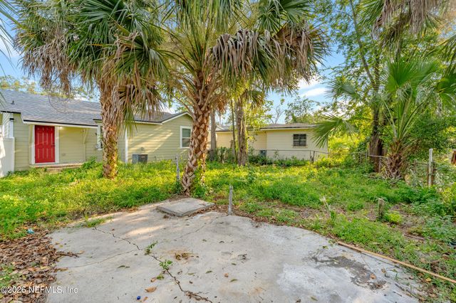 311 CHESTNUT Drive, Jacksonville, FL 32208