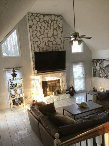 290 Dix Lee On Drive, Fayetteville, GA 30214