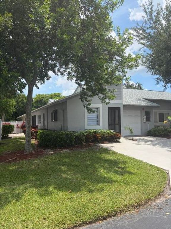 8934 Sunnywood Place, Boca Raton, FL 33496
