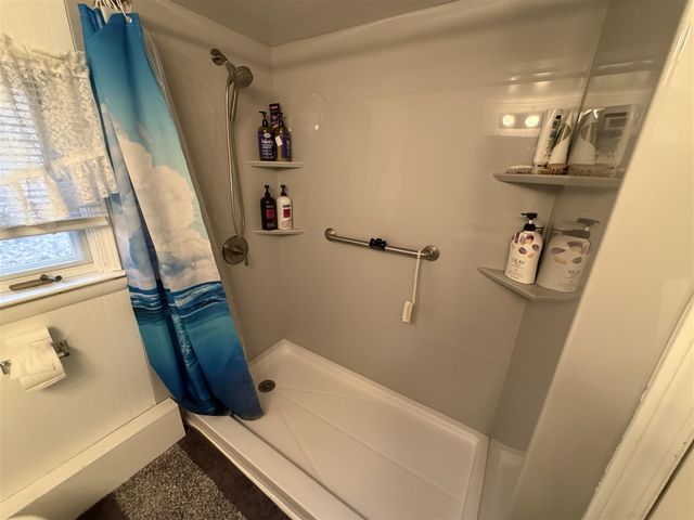 6812 Lake Drive, Hastings, MI 49058