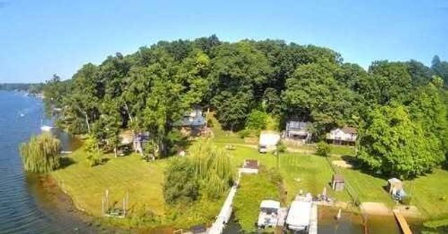 6812 Lake Drive, Hastings, MI 49058