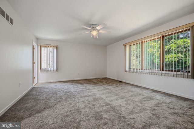 207 STEEPLE CHASE CIR, Wilmimgton, DE 19808