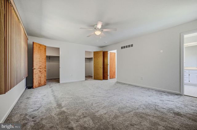207 STEEPLE CHASE CIR, Wilmimgton, DE 19808