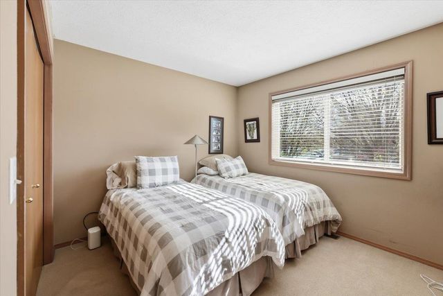 3001 S Winthrop Ln, Spokane, WA 99206