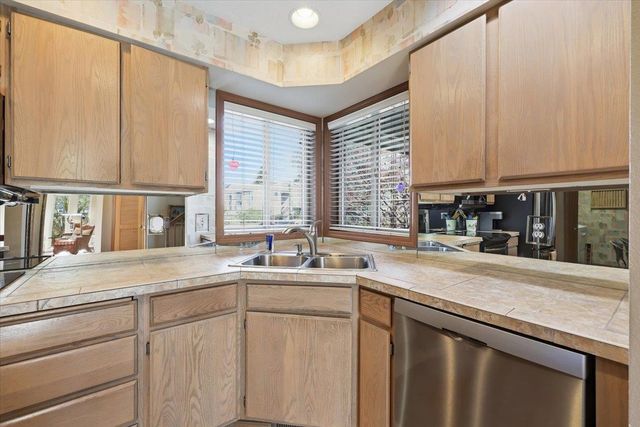3001 S Winthrop Ln, Spokane, WA 99206