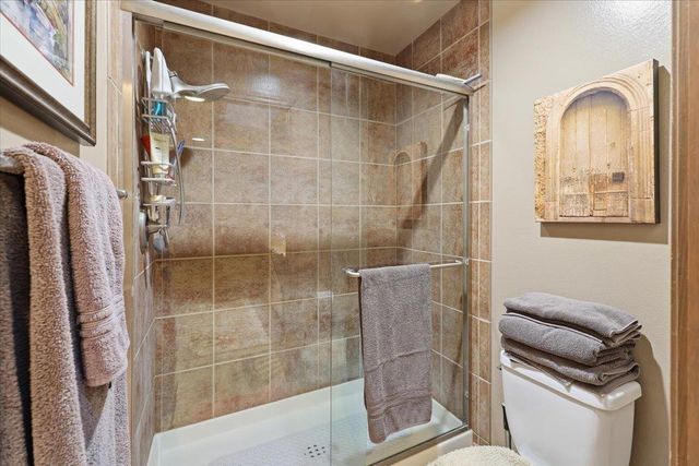 3001 S Winthrop Ln, Spokane, WA 99206
