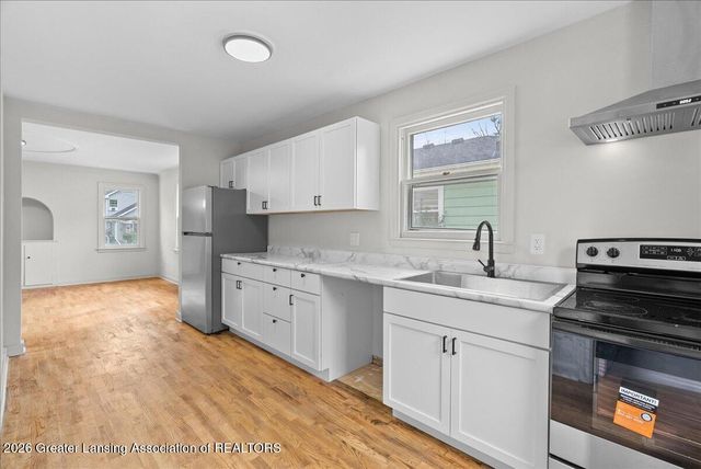 1928 Sunnyside Avenue, Lansing, MI 48910