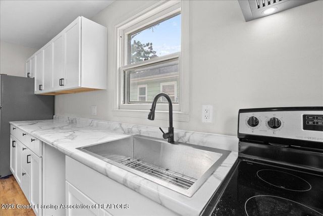 1928 Sunnyside Avenue, Lansing, MI 48910