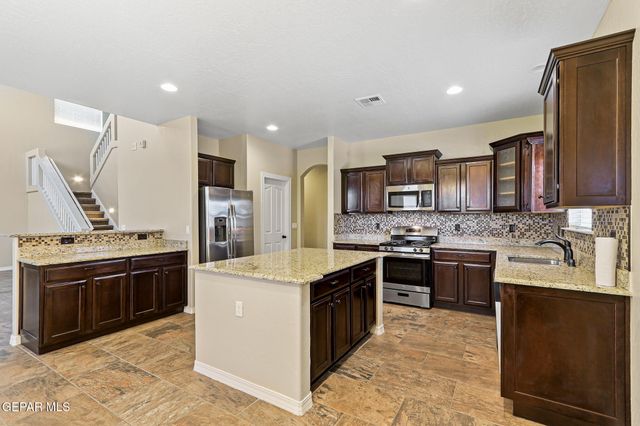 405 Saltford Place, El Paso, TX 79928