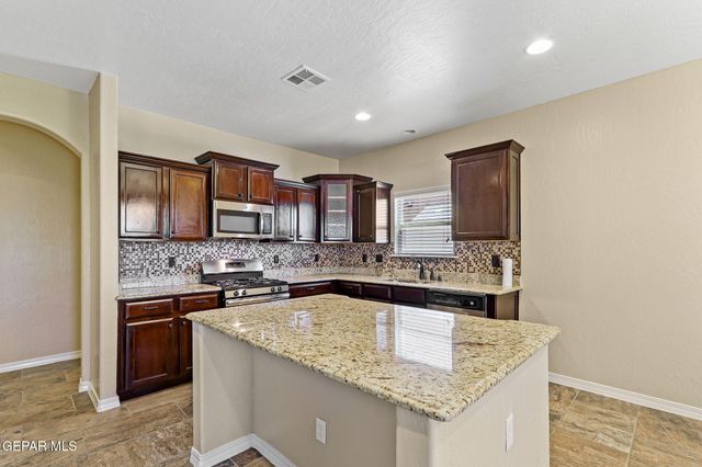 405 Saltford Place, El Paso, TX 79928
