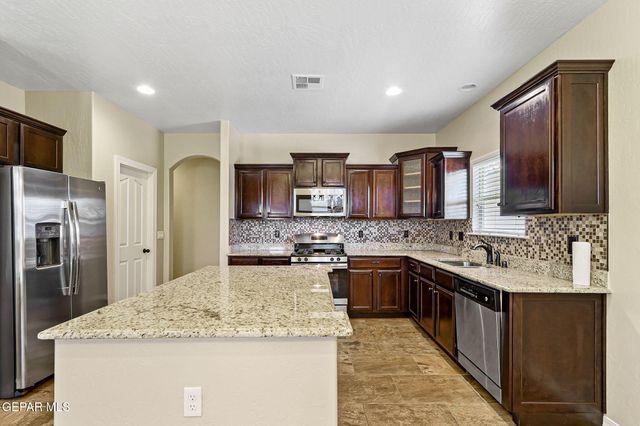 405 Saltford Place, El Paso, TX 79928