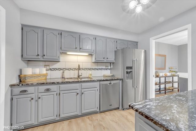 190 S Wood Dale Road 1003, Wood Dale, IL 60191