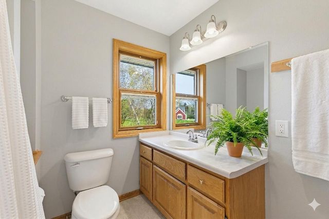 W329N4063 High Hill COURT, Nashotah, WI 53058