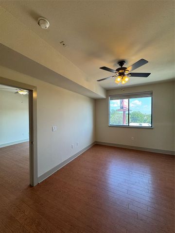 3016 Guadalupe ST 305, Austin, TX 78705